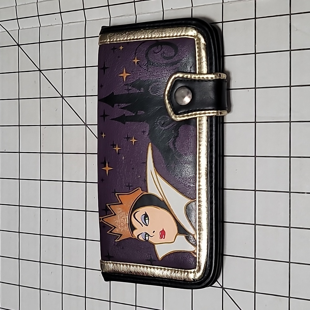 Disney Loungefly Evil Queen Walet‎ - Preloved